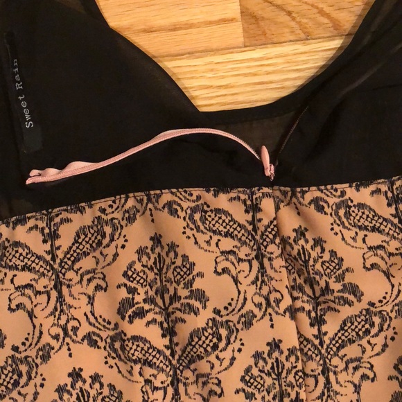 Salmon and black mesh romper. - Picture 7 of 8